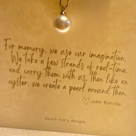 Woman's Pearl Love Friendship Adjustable Clavicle Keepsake Necklace with Card - Picture 9 of 10